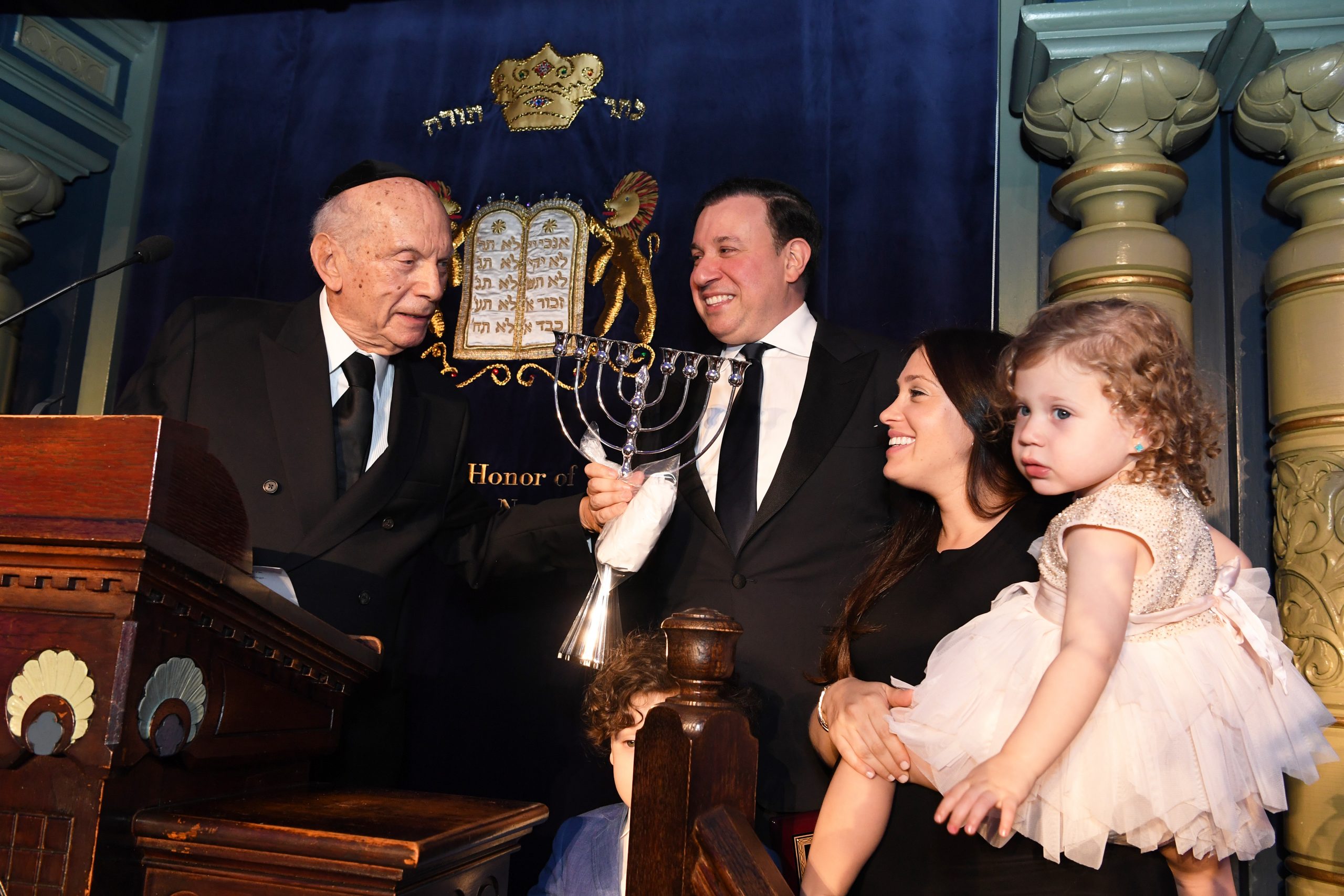 Rabbi Arthur Schneier, Eric and Morgan Mendel and their children